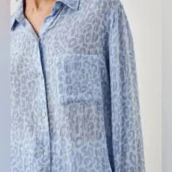 Rails Josephine Blue Batik cheetah print long sleeve button front blouse - Picture 14 of 15